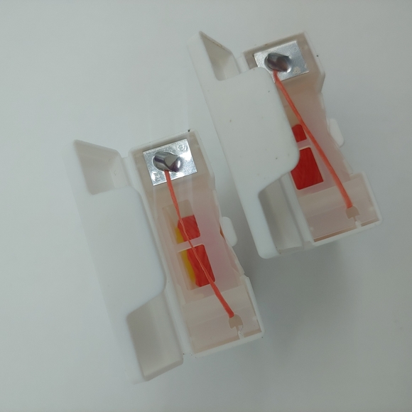 Johnson & Johnson clean burst cinnamon floss - Picture 5 of 6